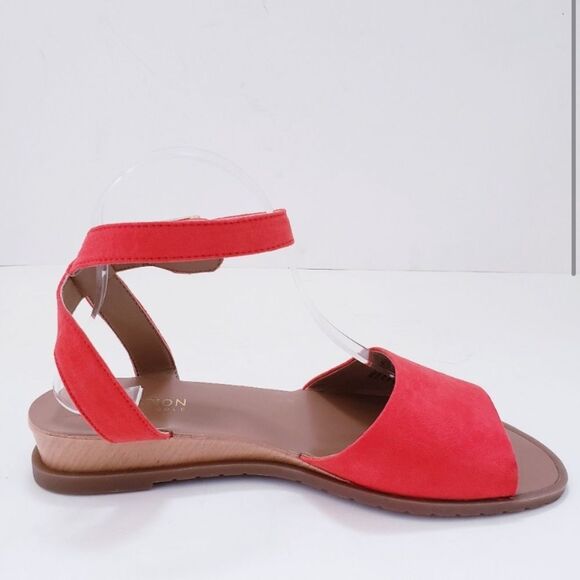 Kenneth Cole Reaction Jayme Coral
&Tan Sandals size 7 - Picture 3 of 11